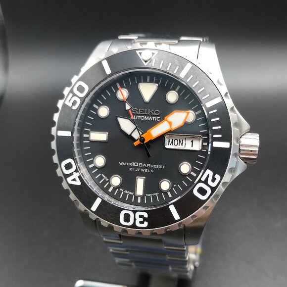 Automatic Divers Watch - Picture 1 of 5